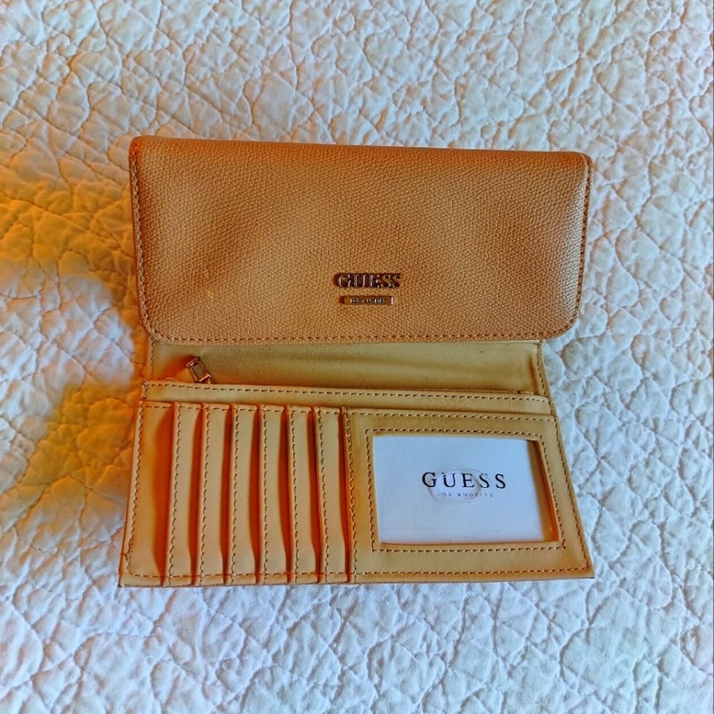 New Guess Wallet